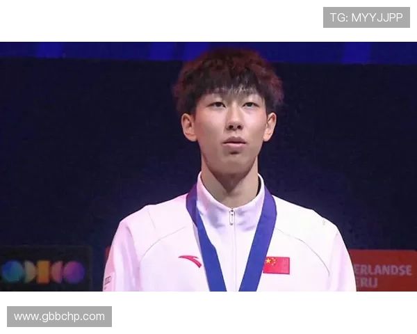 中国男足逆转夺冠全场燃爆 球迷高唱国歌庆祝团队精神再现辉煌