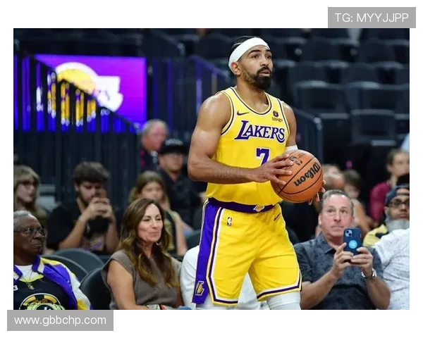 詹姆斯与安东尼合作重燃昔日辉煌 湖人迎来全新赛季挑战