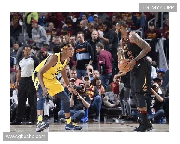 NBA赛季最新动态：詹姆斯复出领衔湖人冲击季后赛 多队争夺冠军宝座