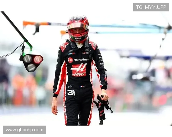 F1赛场技术争议升级各车队策略博弈引发冠军悬念持续升温热度高